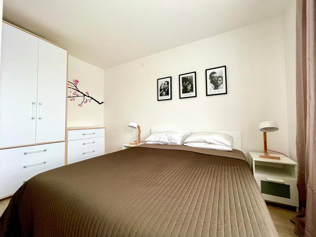 Cozy Apartments In Belgrade, Cukarica, Zeleznik, Free Parking And Wifi Eksteriør bilde