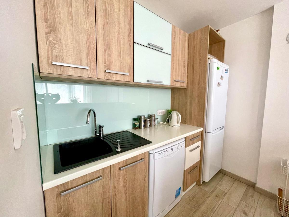 Cozy Apartments In Belgrade, Cukarica, Zeleznik, Free Parking And Wifi Eksteriør bilde