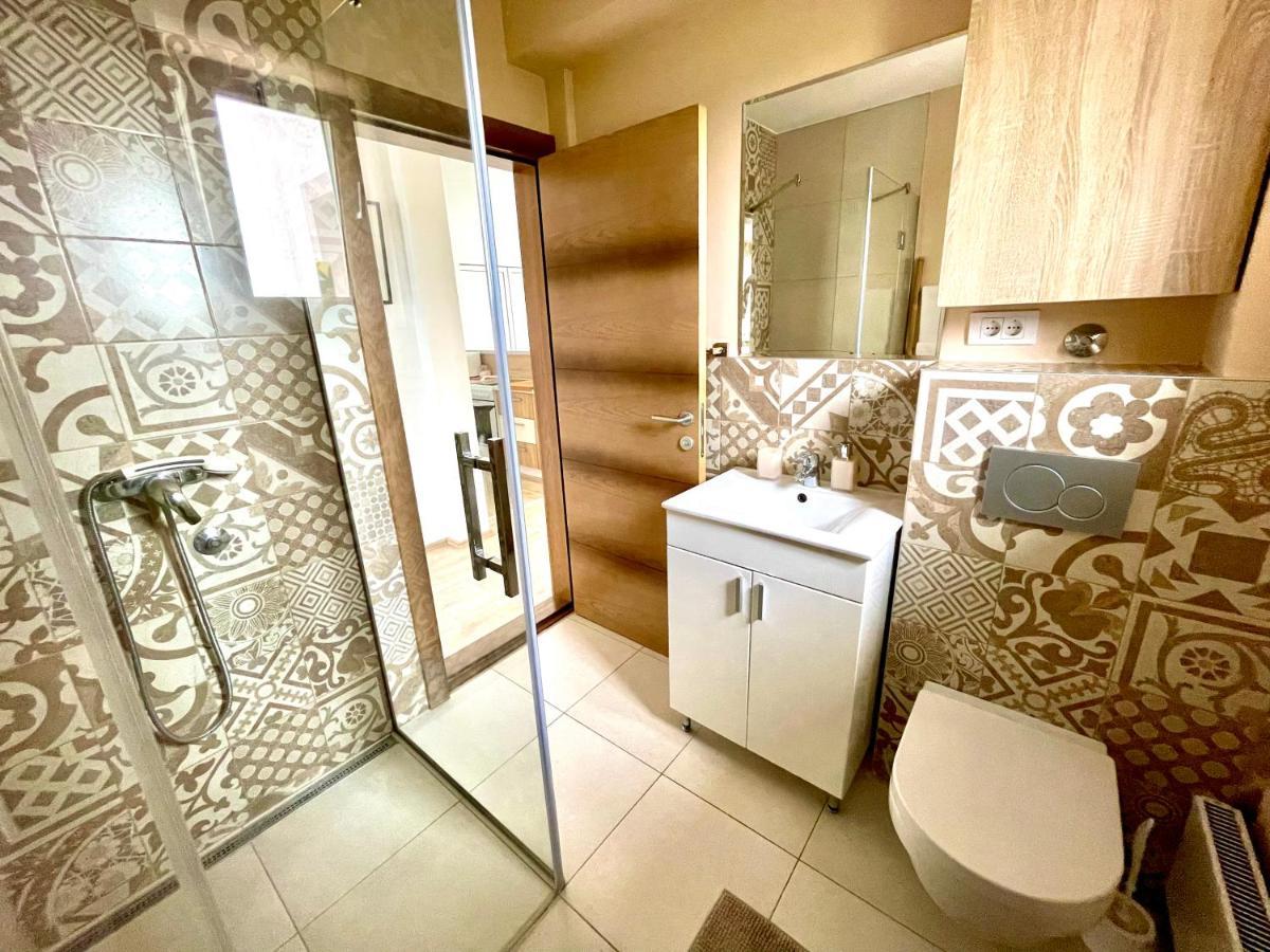 Cozy Apartments In Belgrade, Cukarica, Zeleznik, Free Parking And Wifi Eksteriør bilde