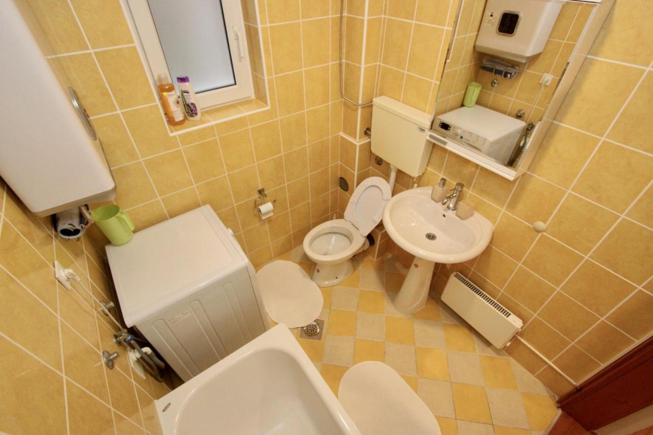 Cozy Apartments In Belgrade, Cukarica, Zeleznik, Free Parking And Wifi Eksteriør bilde