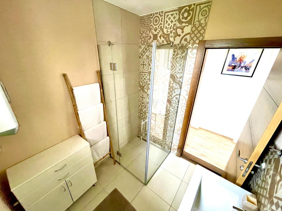 Cozy Apartments In Belgrade, Cukarica, Zeleznik, Free Parking And Wifi Eksteriør bilde