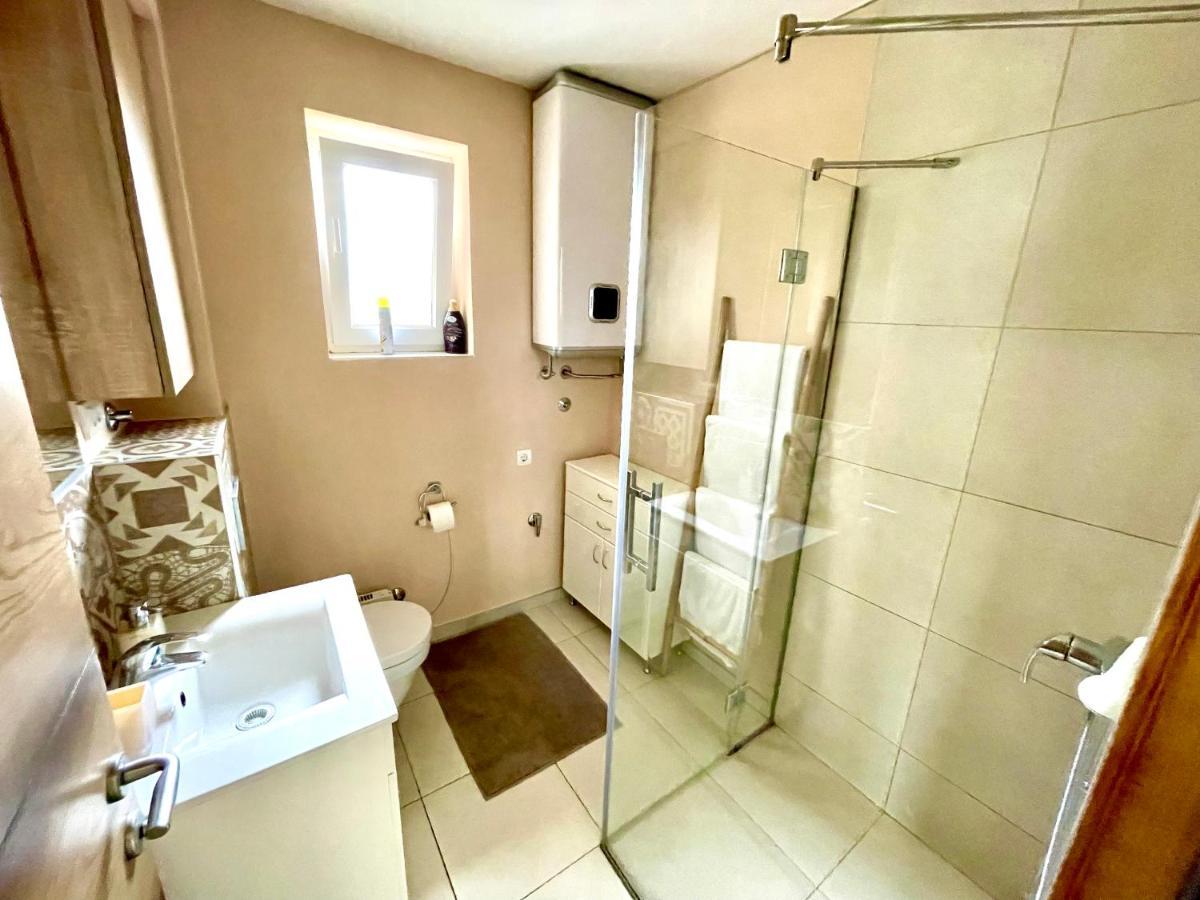 Cozy Apartments In Belgrade, Cukarica, Zeleznik, Free Parking And Wifi Eksteriør bilde