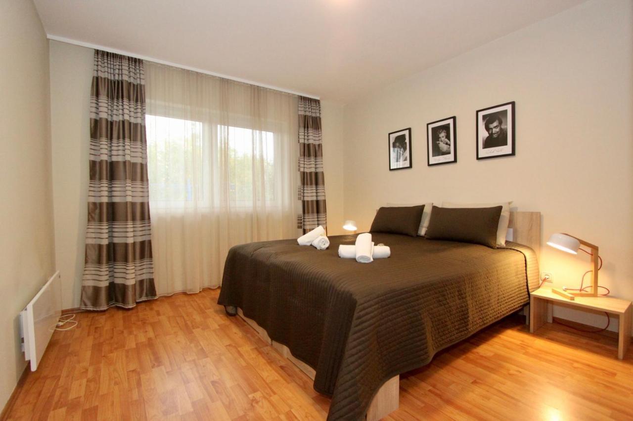 Cozy Apartments In Belgrade, Cukarica, Zeleznik, Free Parking And Wifi Eksteriør bilde