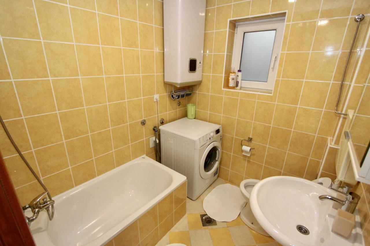 Cozy Apartments In Belgrade, Cukarica, Zeleznik, Free Parking And Wifi Eksteriør bilde