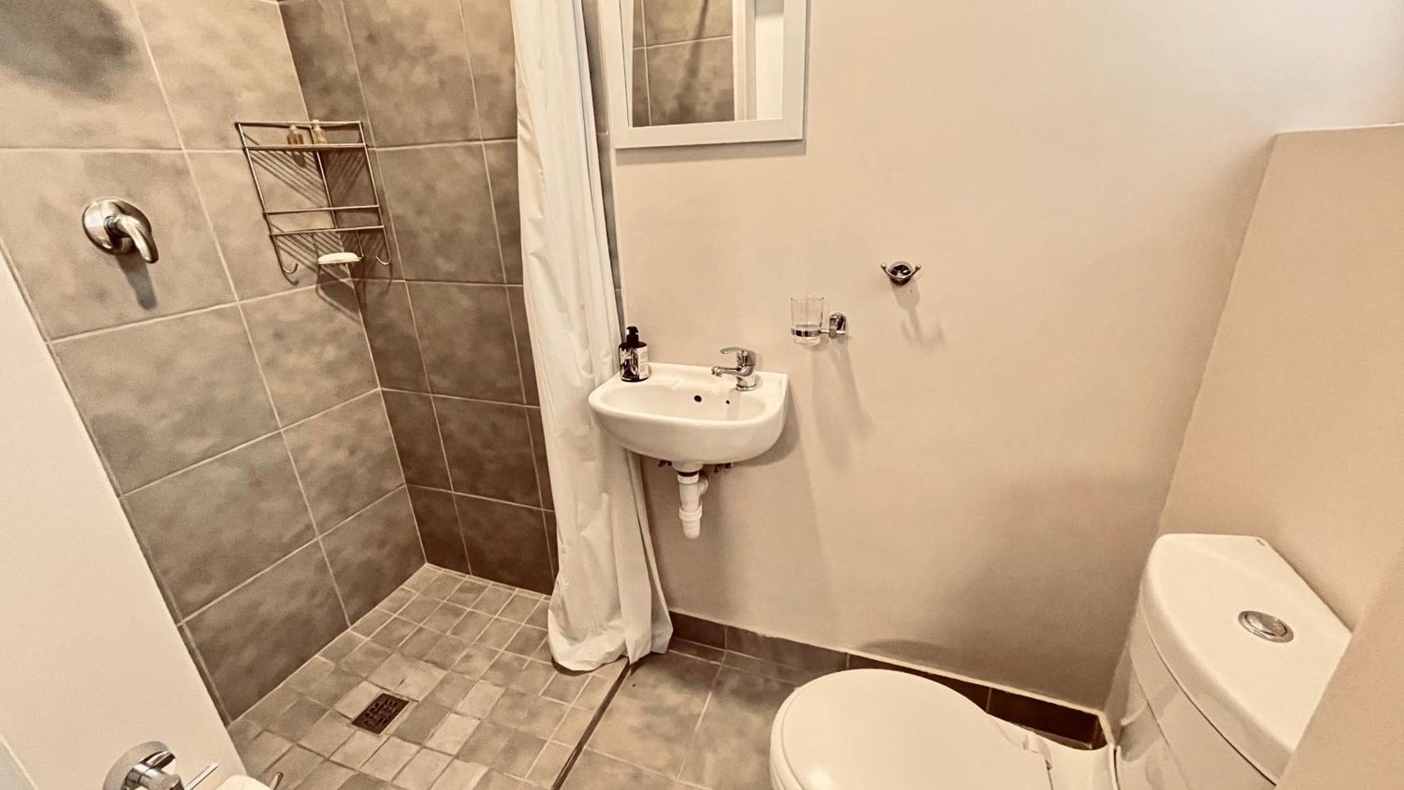 Cozy Apartments In Belgrade, Cukarica, Zeleznik, Free Parking And Wifi Rom bilde